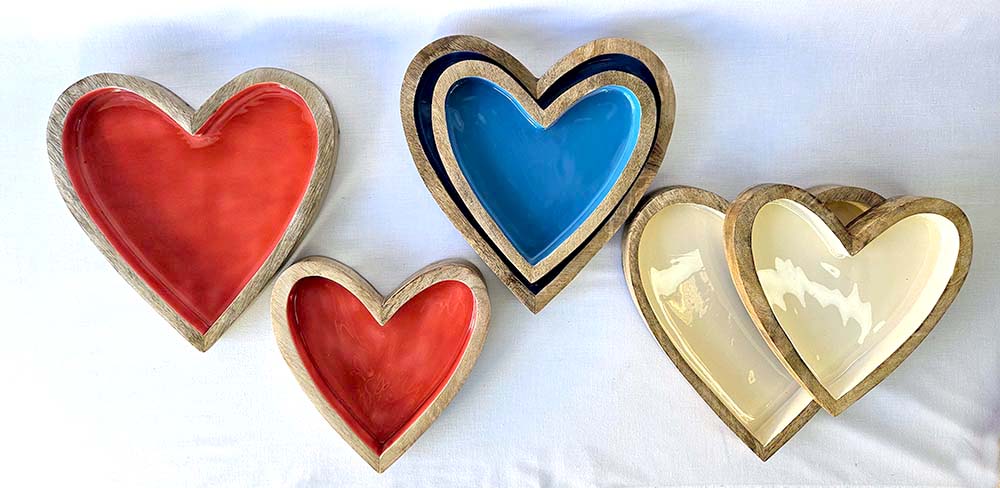 SET OF 2 HEART ENAMELED WOOD 27-21