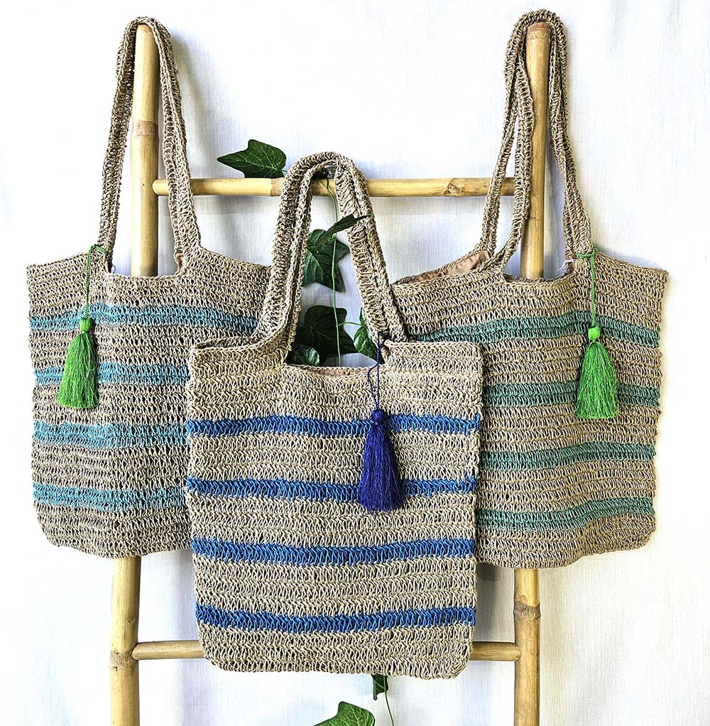 BOLSA DE JUTA TECIDO À MÃO 35X40CM