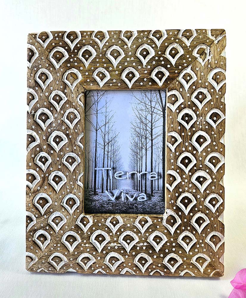 PHOTO FRAME WOOD CARVED ESCAMAS