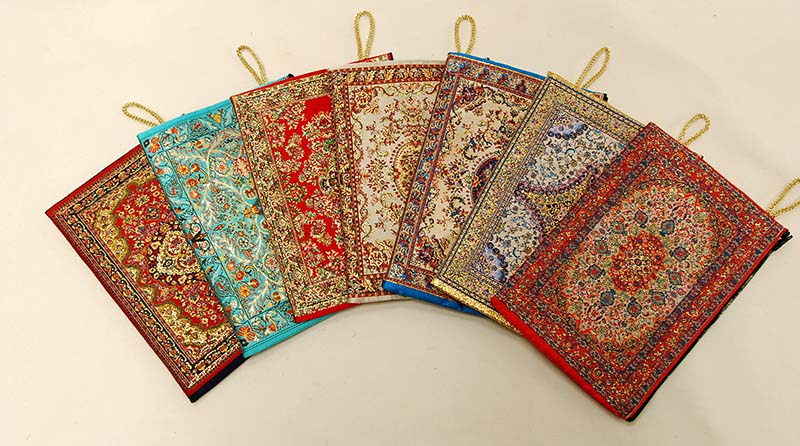 BAG EMBROIDERED ORO 21X15 CM