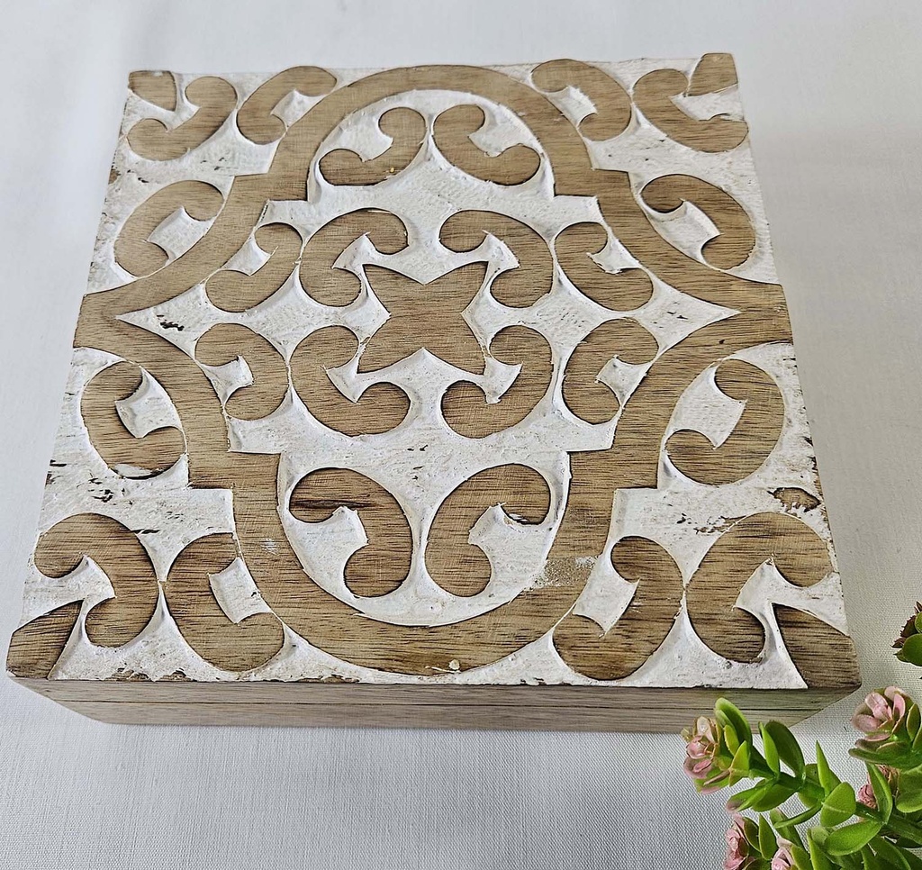 BOÎTE BOIS SCULPTÉE ARABE 20X20X7