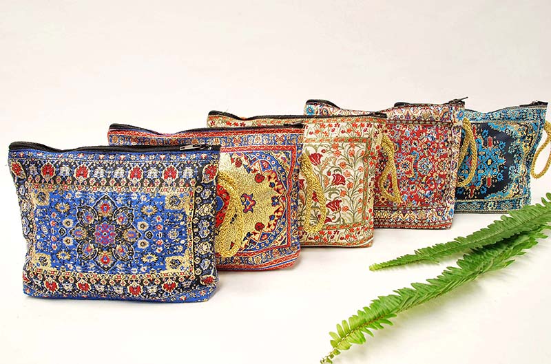 BOLSA DE MAQUILHAGEM BORDAD ORO 15X13