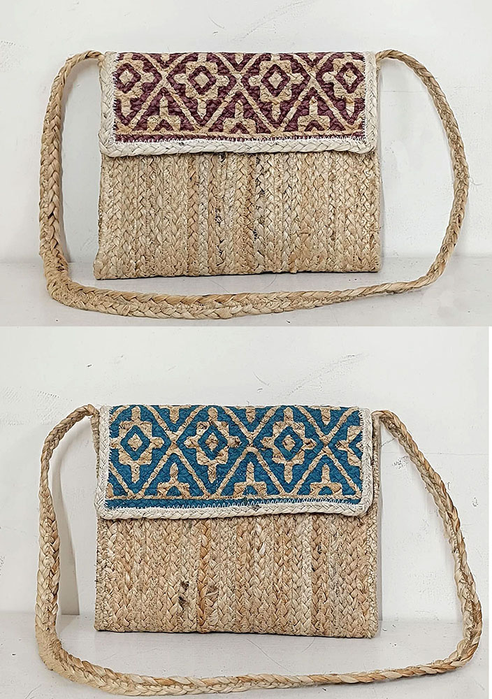 BOLSO DE YUTE CON CON SOLAPA ESTAMPADA 30X24