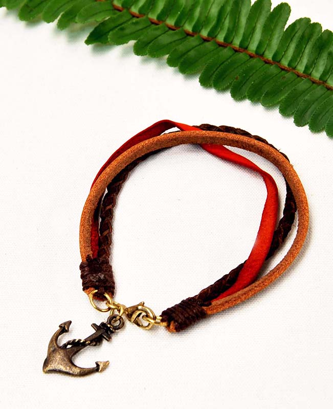 BRACELET LEATHER MODEL 745