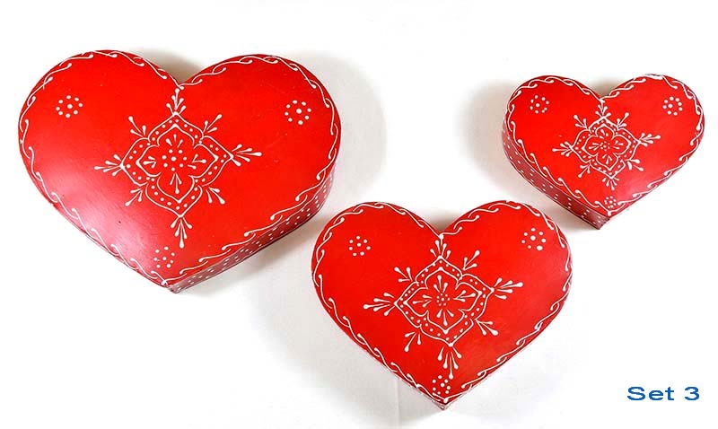 SET OF 3 CORAZONES METAL PAINTED PARED