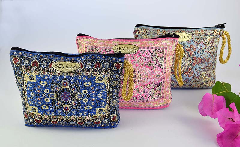 BOLSO DE MAQUILLAJE BORDADO 15X13 SEVIL