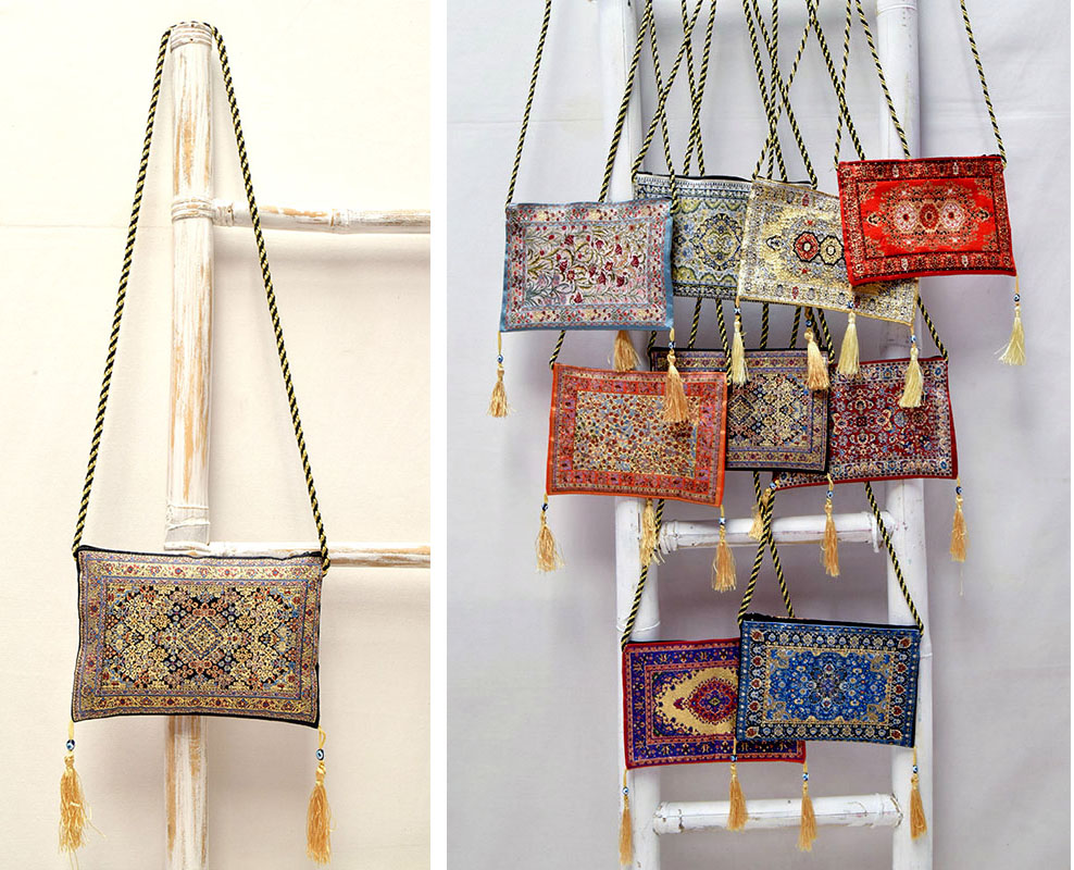 COIN PURSE EMBROIDERED ORO PARA COLGAR 22