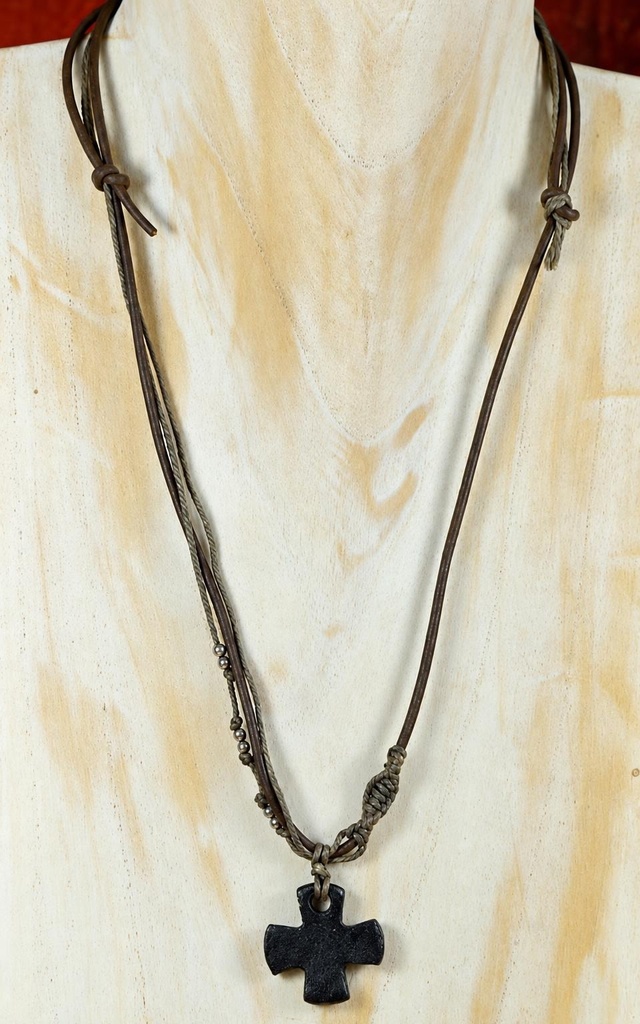 NECKLACE LEATHER MODEL 815