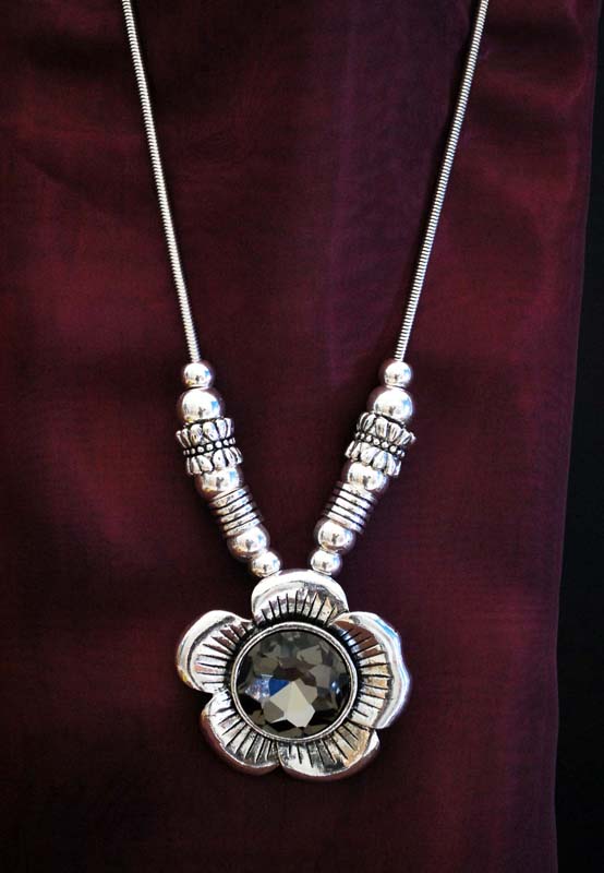 NECKLACE FLOWER METAL CRISTAL 32 CM