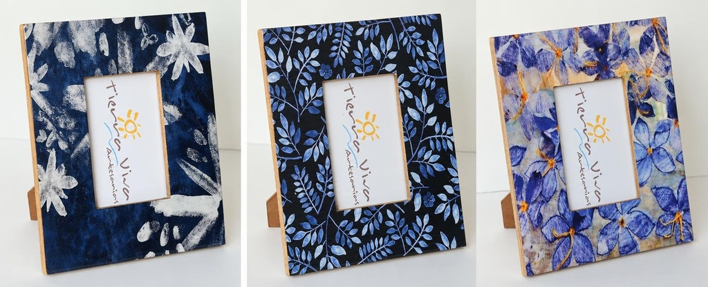 PHOTO FRAME WOOD AND RESIN 27X21 AZU/BL