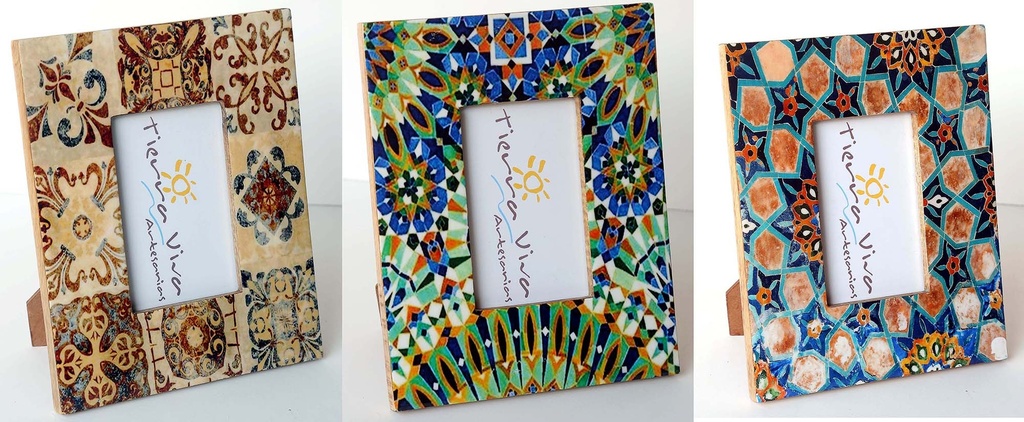 PHOTO FRAME WOOD AND RESIN 27X21 MOSA 2