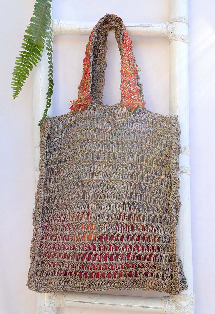 SAC NUPUR DE JUTE CON APLIQUES 40 CM
